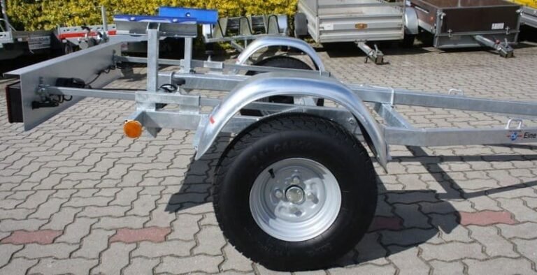 BA 550 L Bootstrailer 550 kg mit Langauflagen 1.jpg