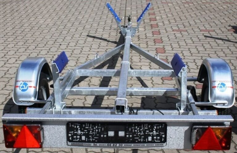 BA 550 L Bootstrailer 550 kg mit Langauflagen.jpg